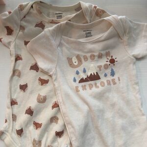 Gerbers Neutral Bear Explore Short Sleeve Onesies - Cream, Brown, Blue